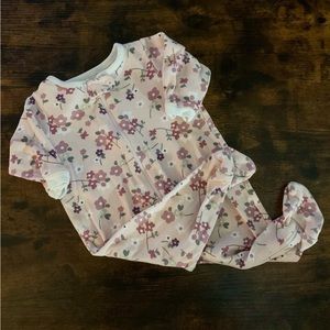 5/$25 sale — Gerber floral sleeper 3-6M